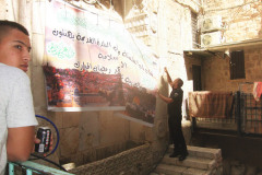 F20_copia-de-soldado-retirando-cartaz_8620_-_Rec709